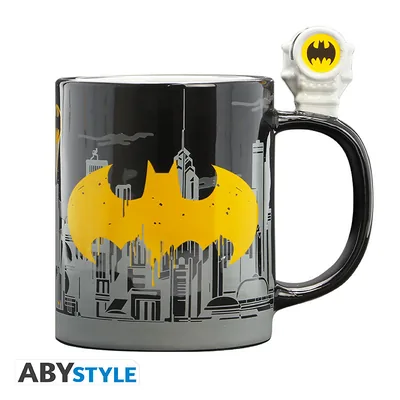 Taza con asa 3D DC Comics Bat-Signal y Batman 460 ml