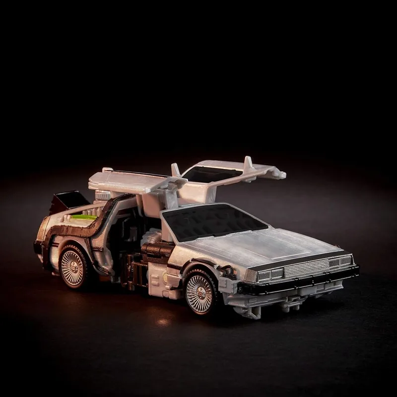 Figura Gigawatt Delorean Regreso al Futuro Transformers 14cm